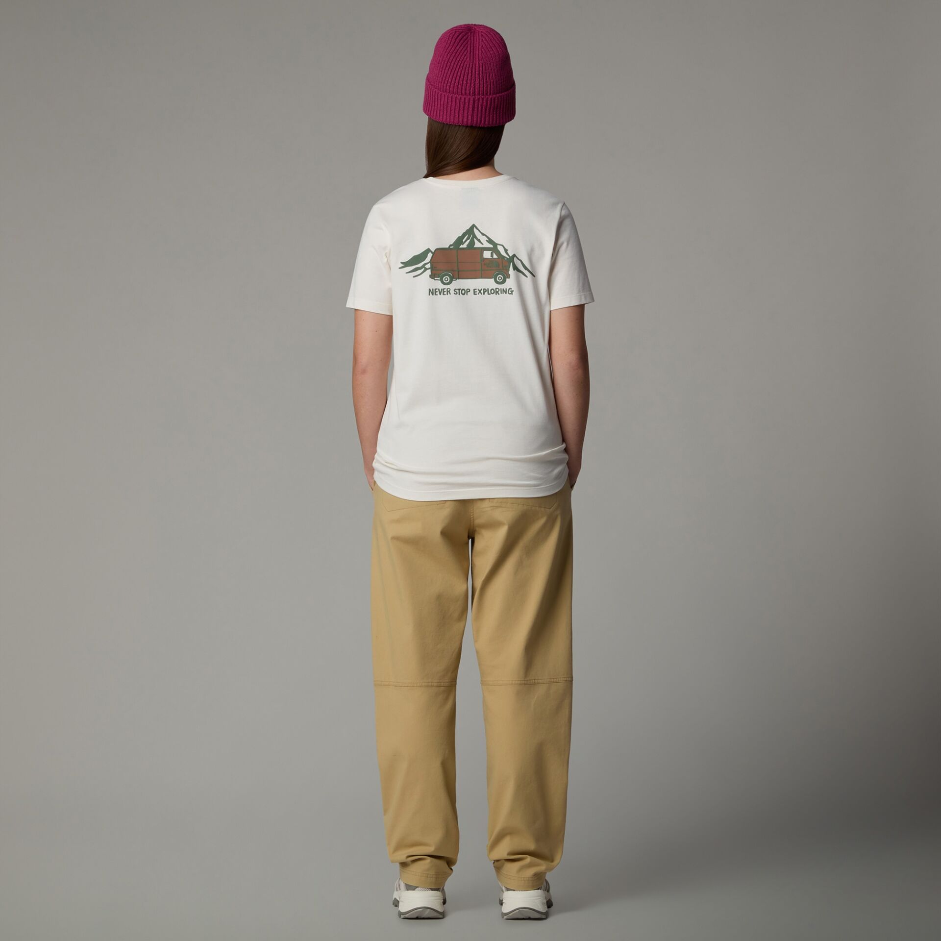 The North Face Ss Outdoor Graphic Tee Kadın T-Shirt Beyaz - L
