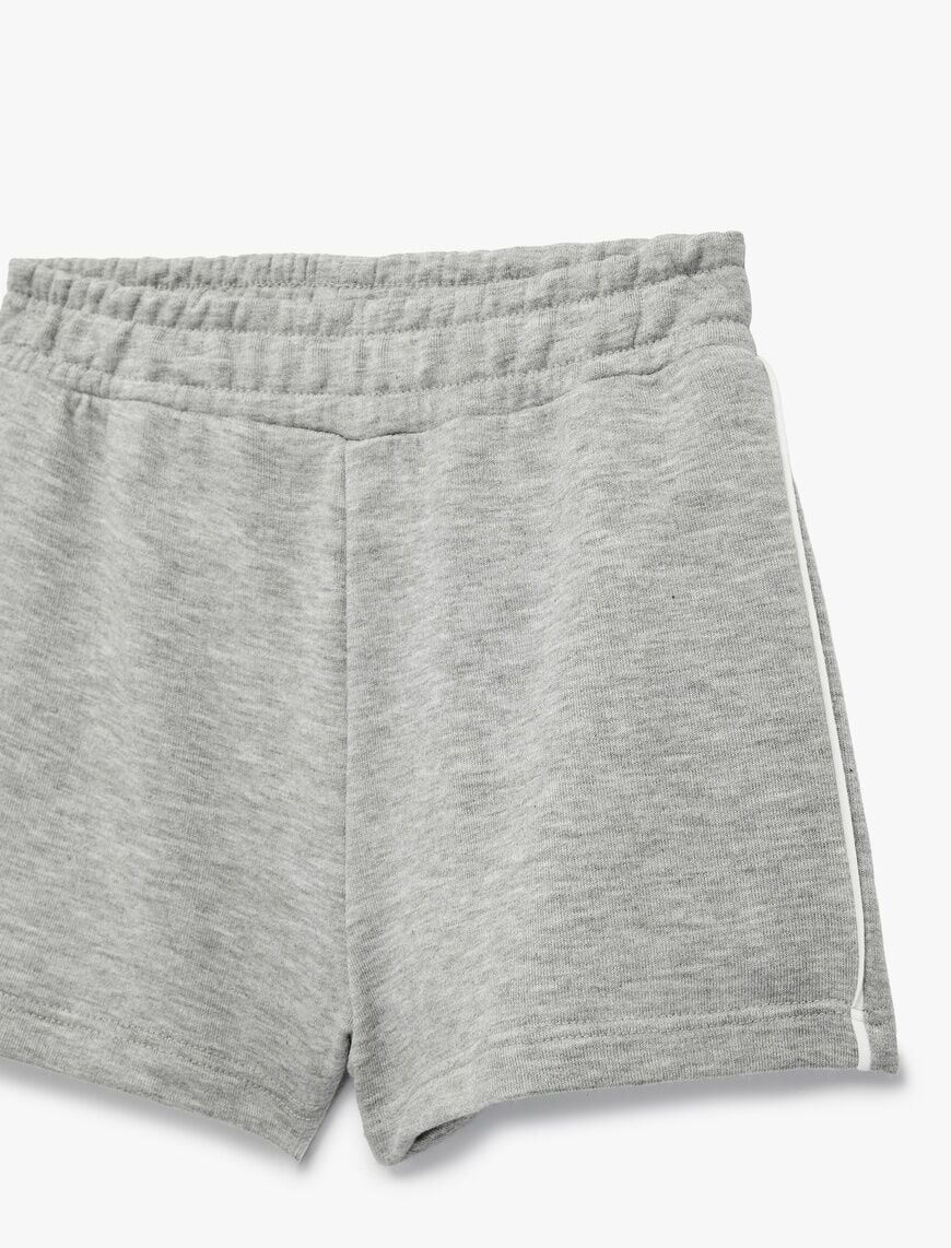 Koton Kız Çocuk Beli Lastikli Viskon Karışımlı Kısa Şort 6SKG40180AK Gri - 9-10