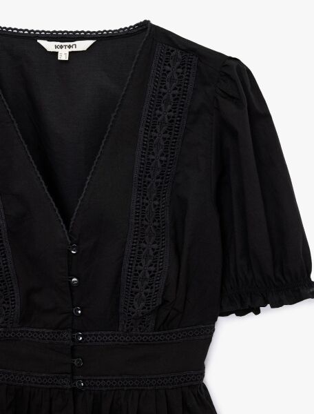 Pamuklu Slim Fit V Yaka Dantelli Kısa Balon Kollu Bluz