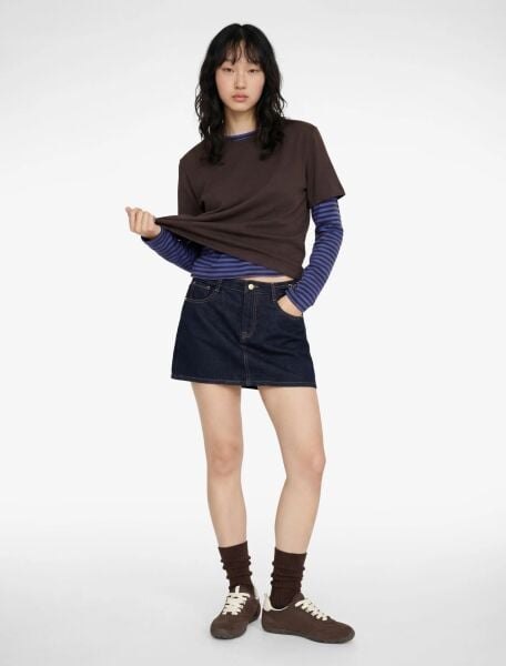 A Kesim Zincir Kemer Detaylı Mini Denim Etek